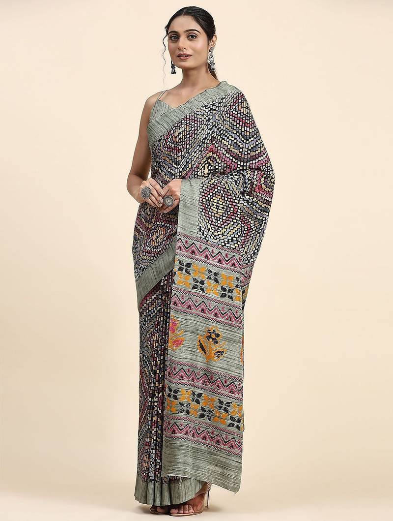 Green printed crepe casual saree with blouse piece