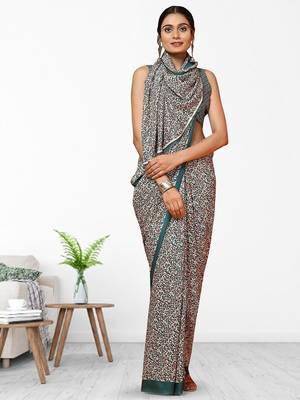 Green printed crepe casual saree with blouse piece 4