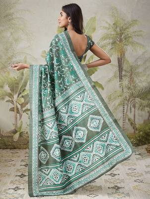 Green printed blended cotton designer saree with blouse piece 3