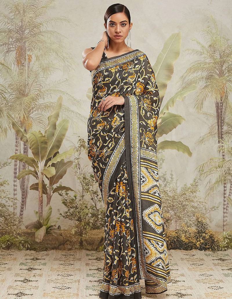 Grey floral printed jute casual saree with blouse piece