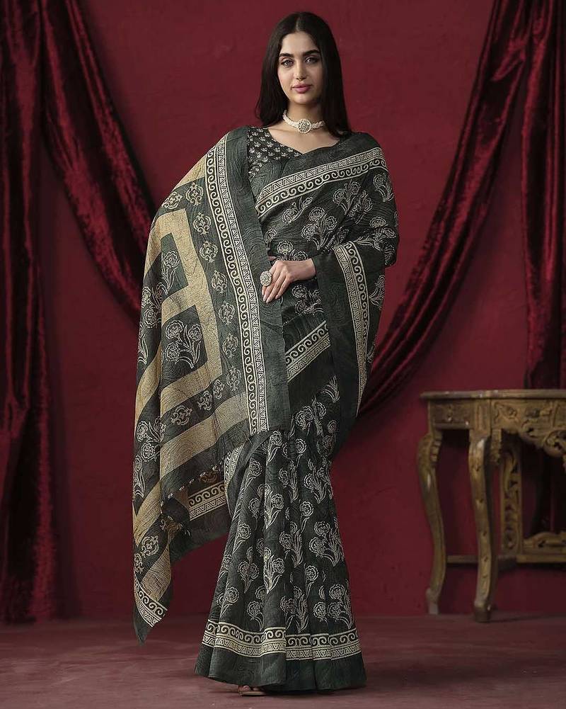 Grey elegant printed silk cotton saree with blouse piece