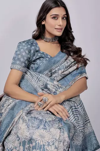 Blue elegant printed silk cotton saree with blouse piece