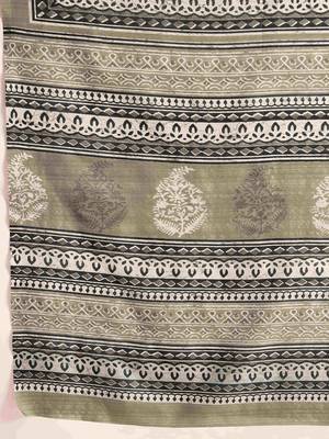 Cream floral printed jute casual saree with blouse piece 5