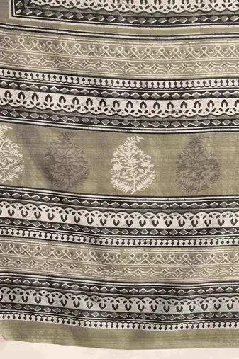 Cream floral printed jute casual saree with blouse piece