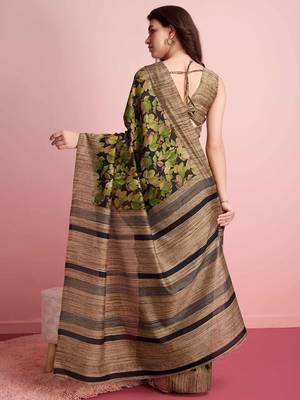 Green elegant printed silk cotton saree with blouse piece 4