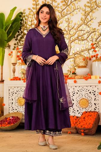 Purple viscose chanderi embroidered kurta pant dupatta set