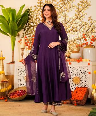 Purple viscose chanderi embroidered kurta pant dupatta set 2