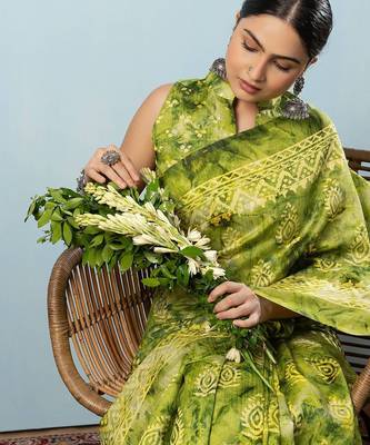 Green printed silk blend ethnic saree with blouse piece 5