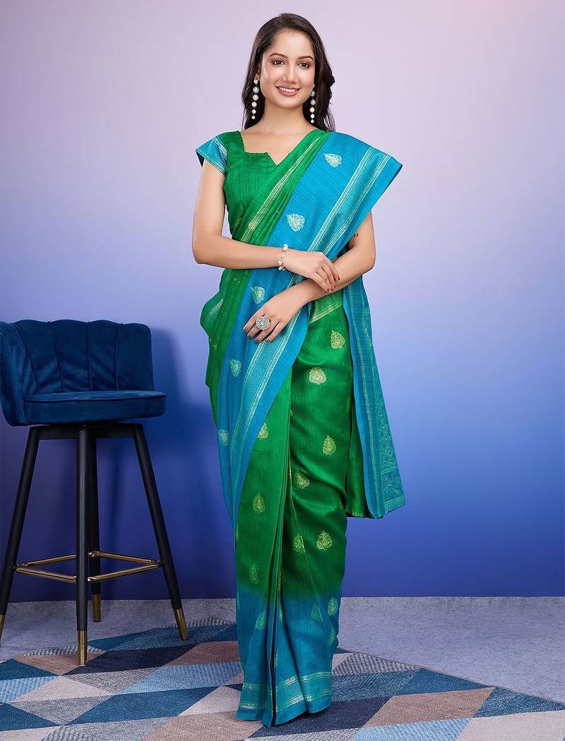 Blue elegant printed silk cotton saree with blouse piece
