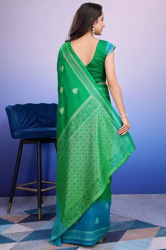 Blue elegant printed silk cotton saree with blouse piece
