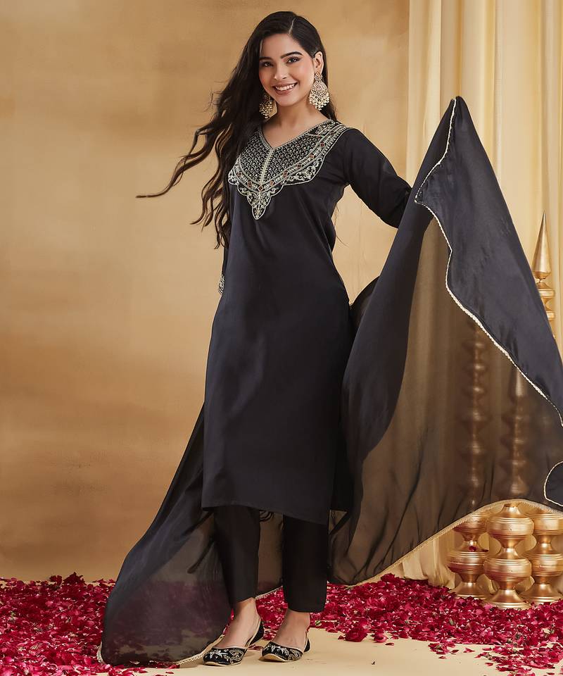 Black rayon slub kurta pant set with chinon dupatta