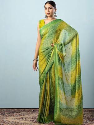 Green elegant printed georgette saree with blouse piece 3