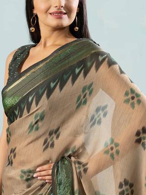 Green elegant printed georgette saree with blouse piece 5
