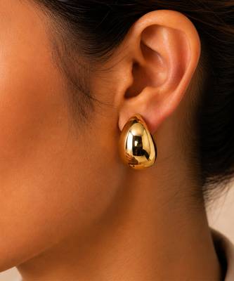 Metallic gold high polish huggie hoops earrings 2