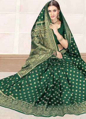 Dark Green woven banarasi silk blend saree with blouse 4