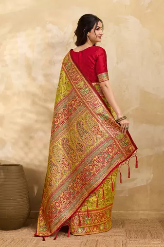 Parrot Jacquard Silk Rich Woven Zari Border With Traditional Paisley Design Saree For Women