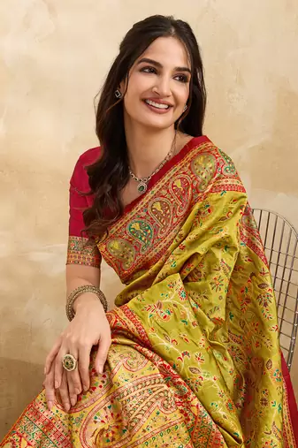 Parrot Jacquard Silk Rich Woven Zari Border With Traditional Paisley Design Saree For Women