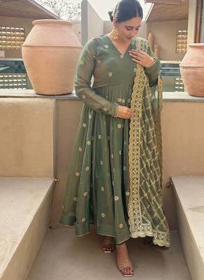 Mahendi moss fendy party wear embroidery anarkali suit set 2