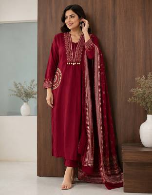 Pure cotton embroidered red kurta & pant with dupatta set for women 3