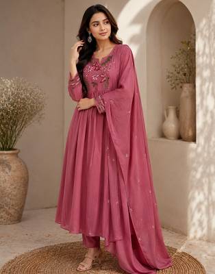Pure cotton floral print baby pink kurta & pant with dupatta set for women 1