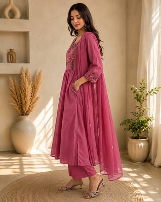 Pure cotton floral print baby pink kurta & pant with dupatta set for women 4