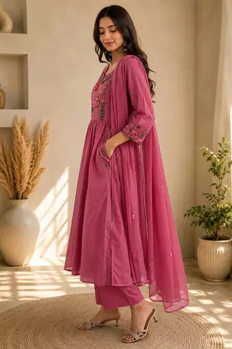Pure cotton floral print baby pink kurta & pant with dupatta set for women