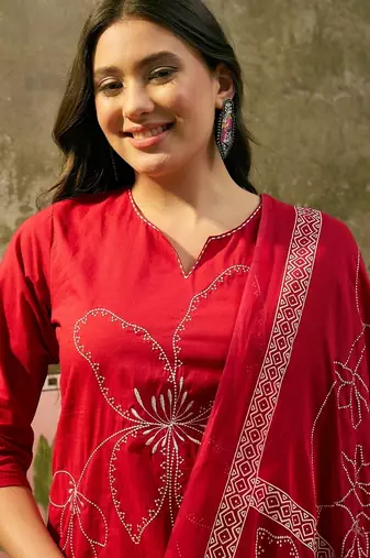 Red cotton floral print kurta & trousers with dupatta set for women