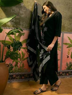 Black cotton floral print kurta & trousers with dupatta set for women 4