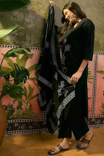 Black cotton floral print kurta & trousers with dupatta set for women