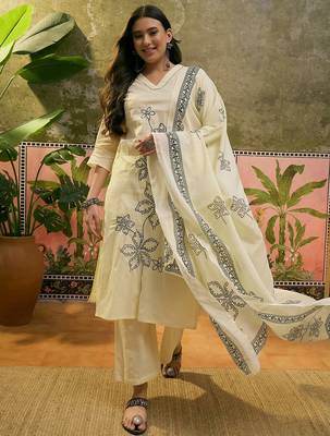 Off-white cotton floral print kurta & trousers with dupatta set for women 1