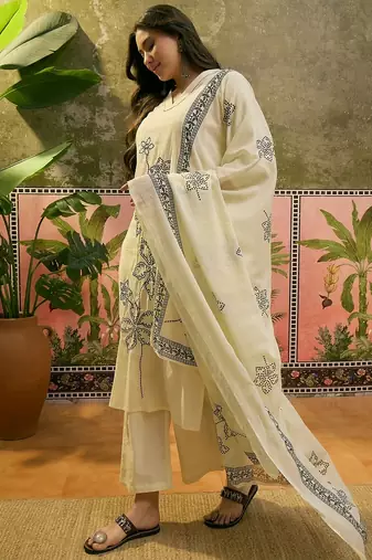 Off-white cotton floral print kurta & trousers with dupatta set for women