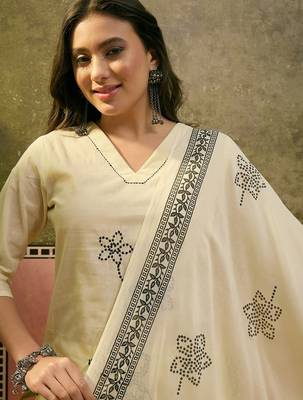 Off-white cotton floral print kurta & trousers with dupatta set for women 5