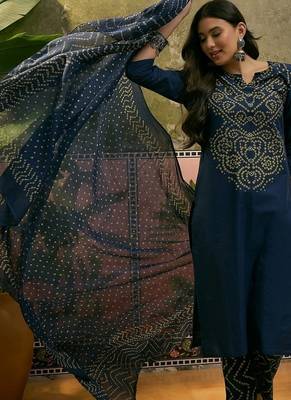 Teal blue cotton printed kurta & trousers with dupatta set for women 4