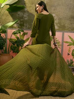 Olive green cotton printed kurta & trousers with dupatta set for women 2