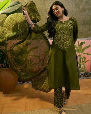 Olive green cotton printed kurta & trousers with dupatta set for women 4
