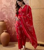 Red cotton printed kurta & trousers with dupatta set for women