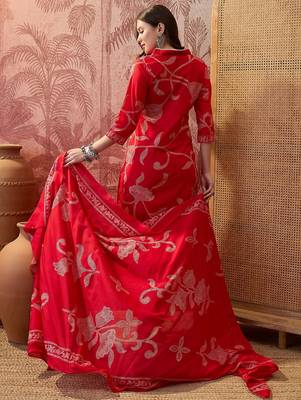 Red cotton printed kurta & trousers with dupatta set for women 2