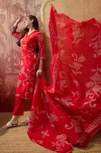 Red cotton printed kurta & trousers with dupatta set for women