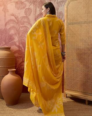 Yellow cotton printed kurta & trousers with dupatta set for women 2