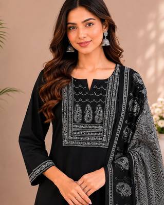 Black cotton kurta pant & dupatta set for women 5
