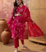 Pink cotton printed kurta & trousers with dupatta set for women