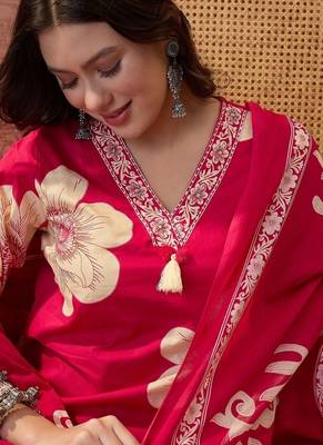 Pink cotton floral print kurta & trousers with dupatta set for women 5