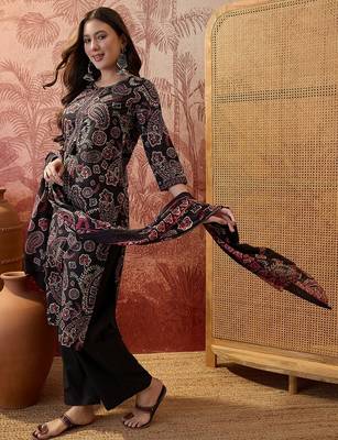 Black cotton floral print kurta & trousers with dupatta set for women 3