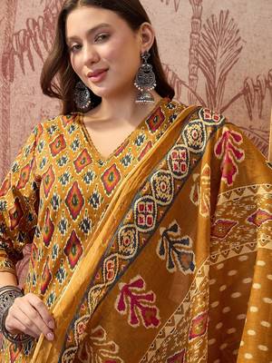 Cotton printed mustard yellow straight kurta & pant with dupatta set for women 5