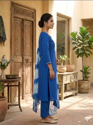 Blue straight kurta with trousers & dupatta set for women 3