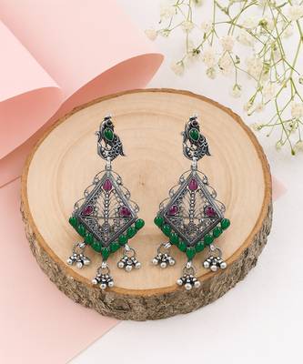 Silver plated green stone drop earrings 2