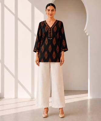 Philauri women's black printed short kurti with embroidery 1