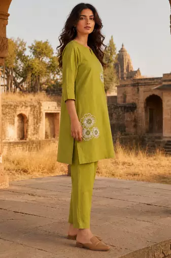 Philauri women thread work co-ord set