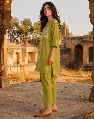 Philauri women thread work co-ord set 4
