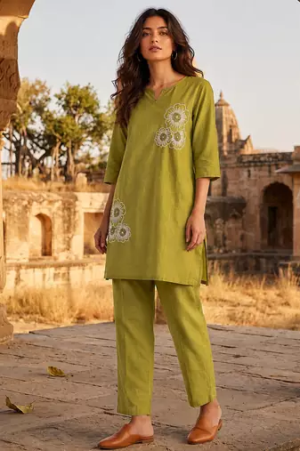 Philauri women thread work co-ord set
